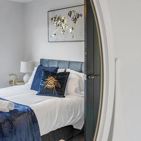 Modern & Spacious 2 Bedroom House - Free Parking - Front & Back Garden - Private Main Door Entrance 에든버러 외부 사진
